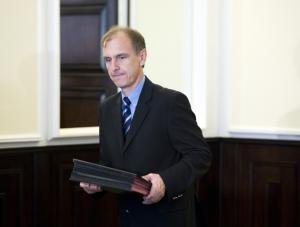 Zadłużone MON chce wydać ponad pół miliona złotych na świąteczne kartki