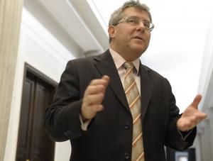 Czarnecki: Wałęsa kasuje niezłe honoraria