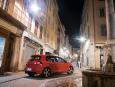 Dziś volkswagen golf GTI szóstej generacji ma niemal dwa razy więcej mocy