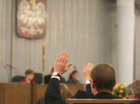 Senatorowie obcięli podwyżki na biura poselskie