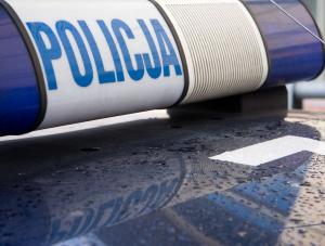 Wyciek trującej cieczy. Wiózł 20 nieszczelnych pojemników z kwasem