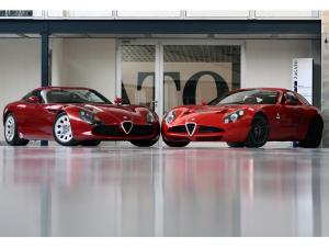 Alfy TZ3 Stradale (z lewej) i TZ3 Corsa