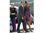 Koniec brytyjskiej wizyty amerykańskiej Pierwszej Pary. Michelle Obama postawiła na cieniowaną kreację w fioletowym kolorze i dopasowaną kolorystycznie kamęę