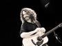 Posłuchaj, jak Chris Cornell gra "Black Hole Sun" bez prądu