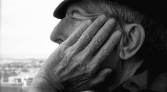 Leonard Cohen znudzony, leniwy i wspaniały jak zwykle