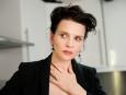 Sponsoring opowiada o Annie (w tej roli Juliette Binoche), dziennikarce magazynu dla kobiet, która przygotowuje artykuł na temat prostytuujących się we Francji młodych studentek / foto Marion Stalens