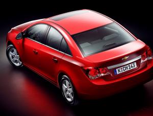 Taki jest Chevrolet Cruze - z przodu, z tyłu, z boku