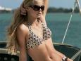 Hawajska modelka Tori Praver wystąpiła w zmysłowej sesji dla marki SiSi Swimwear