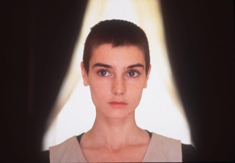 2. Sinead O'Connor – "Nothing Compares 2 U" (z repertuaru Prince'a)