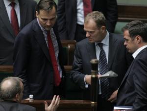 Tusk mobilizuje posłów PO