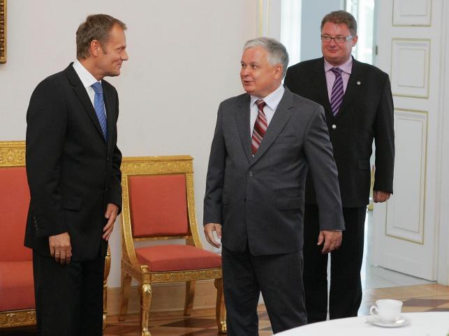 Lech Kaczyński przemówi w Brukseli głosem Donalda Tuska
