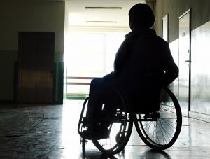 Ministerstwo naciągnie inwalidów na wózki