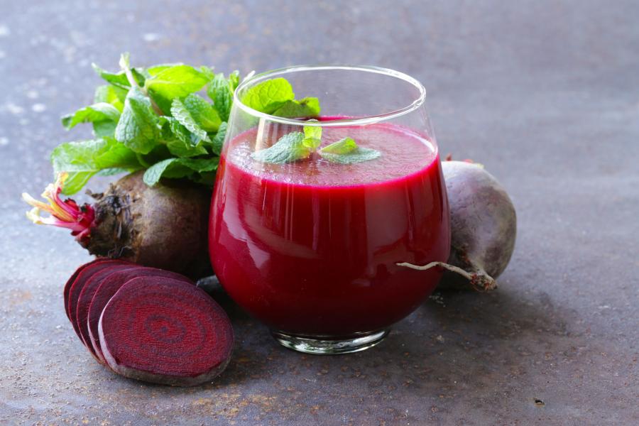 16:00 – smoothie - buraki i imbir