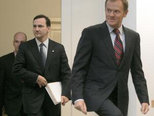 Radosław Sikorski lepszy od Donalda Tuska