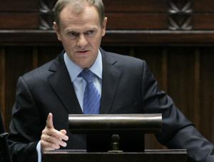 Tusk zwróci uwagę ministrom, że auto służbowe to nie taksówka