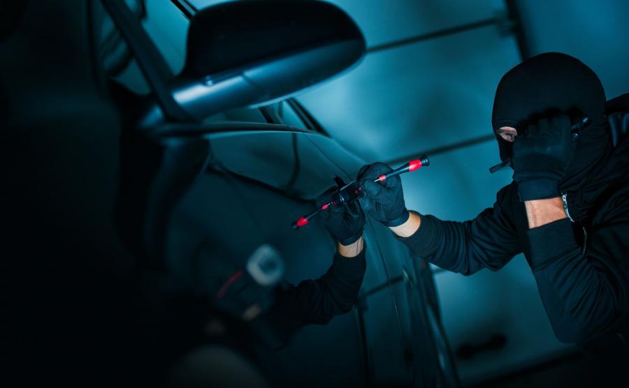Jak złodzieje kradną samochody w Polsce? Metody przestępców