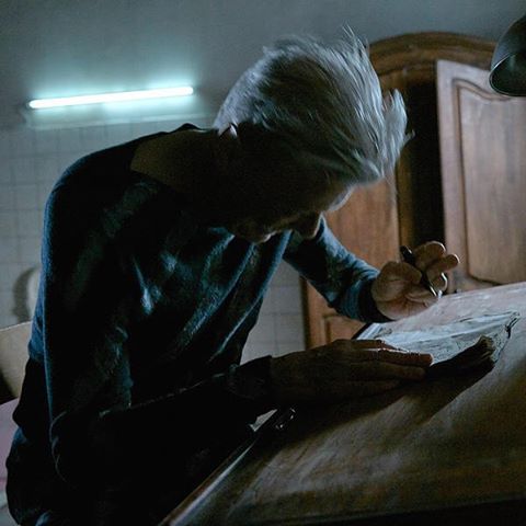 David Bowie w klipie do utworu "Lazarus"