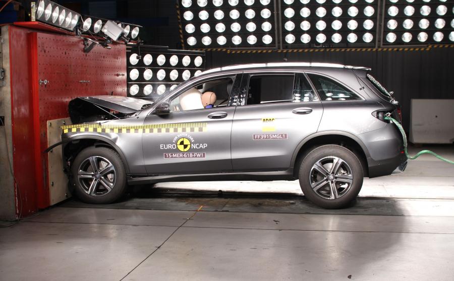 Mercedes GLC - najbezpieczniejszy mały SUV 2015 wg Euro NCAP