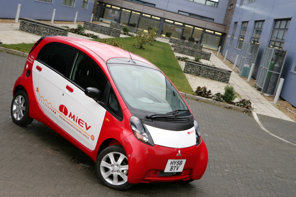 Po pełnym naładowaniu iMiEV powinien przejechać 160 km