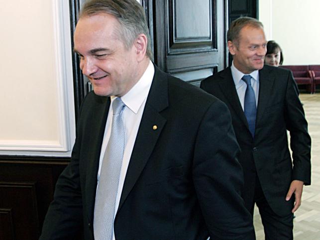 Polacy źle o rządzie i Tusku.