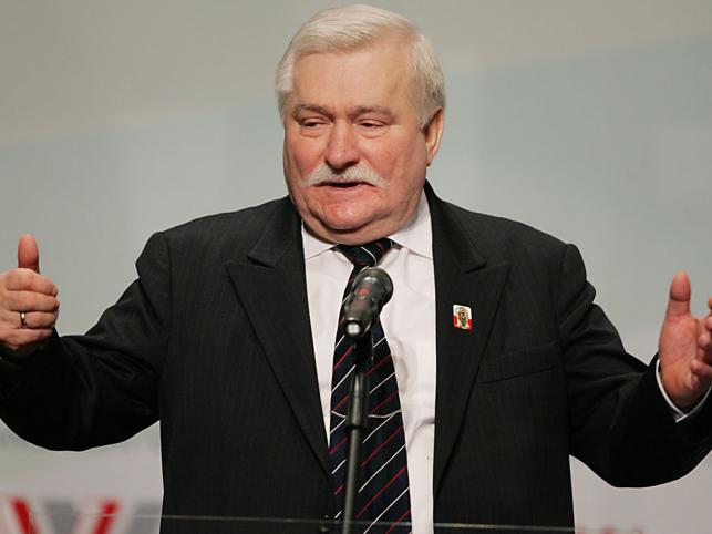 Lech Wałęsa zaśpiewa... "Żółte kalendarze"