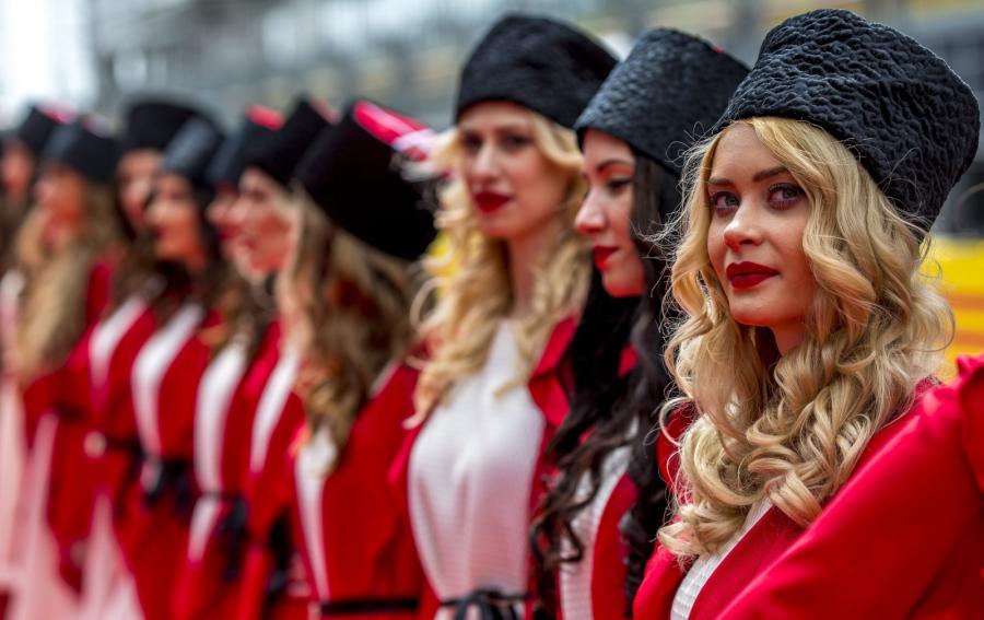 Piękne Rosjanki i Putin dodatkową "atrakcją" Grand Prix Formuły 1 w Soczi.
