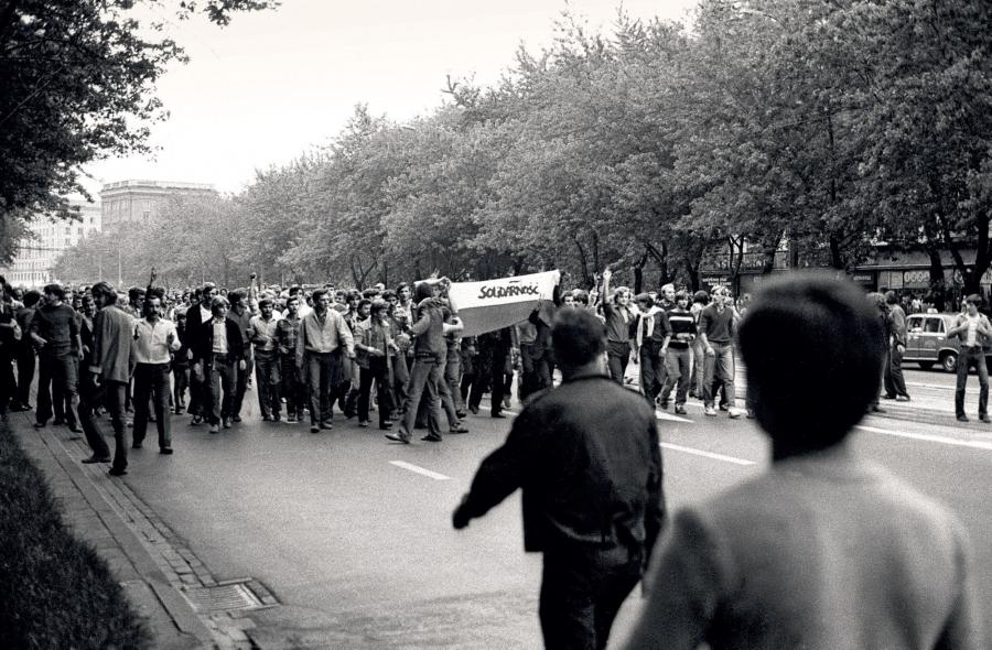"Warszawa lata 80." - wydawnictwo BOSZ i Narodowe Archiwum Cyfrowe