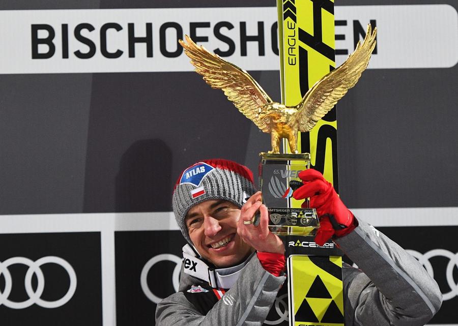 Król Kamil Stoch! W jego kolekcji brakuje już tylko jednego trofeum